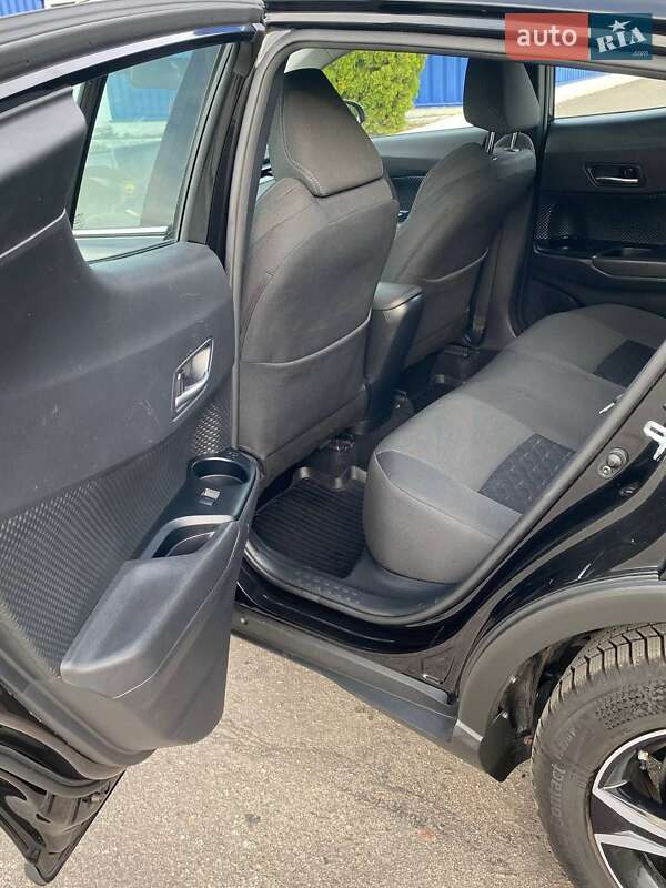 Внедорожник / Кроссовер Toyota C-HR 2019 в Полтаве фото 24 Внедорожник / Кроссовер Toyota C-HR 2019 в Полтаве