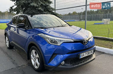 Внедорожник / Кроссовер Toyota C-HR 2016 в 