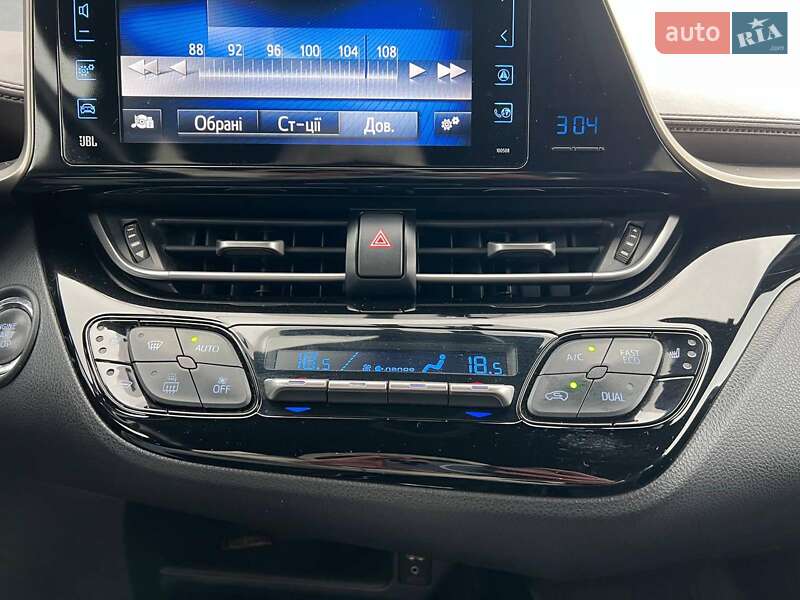 Внедорожник / Кроссовер Toyota C-HR 2017 в Львове
