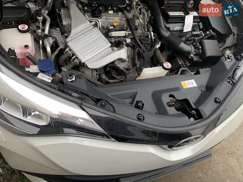 Позашляховик / Кросовер Toyota C-HR 2020 в Києві