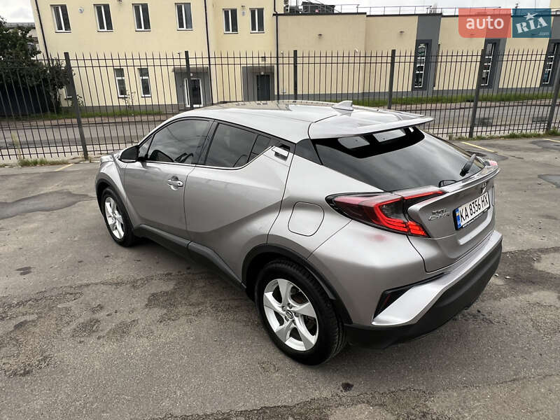 Внедорожник / Кроссовер Toyota C-HR 2017 в Киеве фото 11 Внедорожник / Кроссовер Toyota C-HR 2017 в Киеве