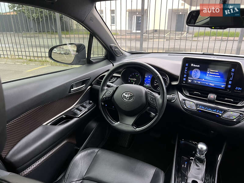 Внедорожник / Кроссовер Toyota C-HR 2017 в Киеве фото 29 Внедорожник / Кроссовер Toyota C-HR 2017 в Киеве