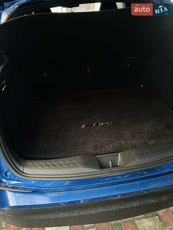 Позашляховик / Кросовер Toyota C-HR 2018 в Києві