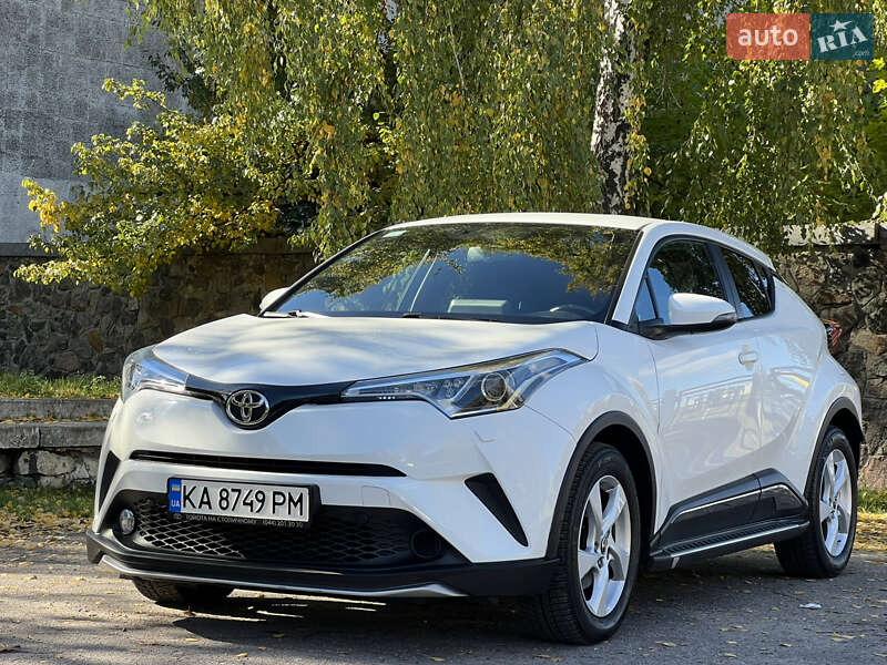 Внедорожник / Кроссовер Toyota C-HR 2018 в Киеве