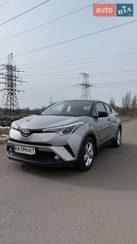 Позашляховик / Кросовер Toyota C-HR 2018 в Дніпрі