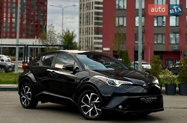 Позашляховик / Кросовер Toyota C-HR 2017 в Києві