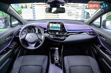 Внедорожник / Кроссовер Toyota C-HR 2020 в 