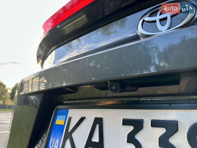 Внедорожник / Кроссовер Toyota C-HR 2024 в Киеве