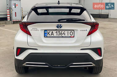 Внедорожник / Кроссовер Toyota C-HR 2022 в 