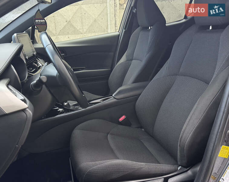 Позашляховик / Кросовер Toyota C-HR 2019 в Одесі