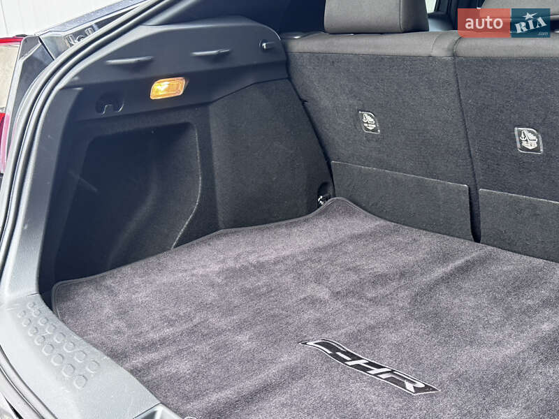 Позашляховик / Кросовер Toyota C-HR 2019 в Одесі