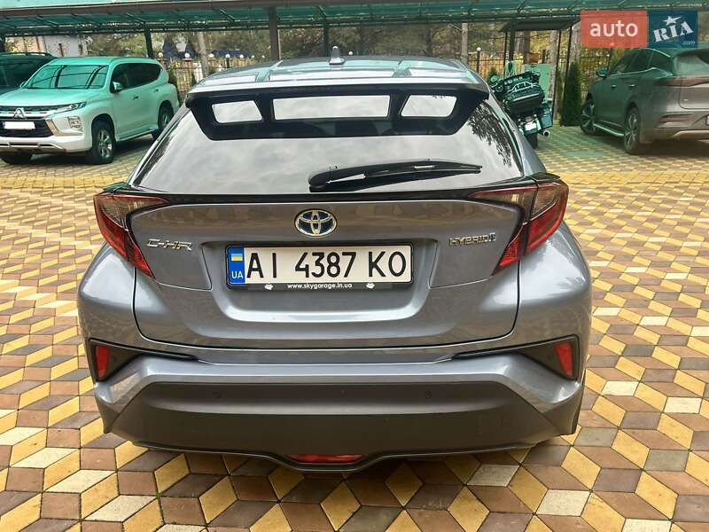 Позашляховик / Кросовер Toyota C-HR 2019 в Бучі