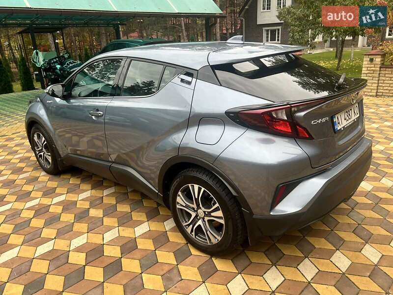 Позашляховик / Кросовер Toyota C-HR 2019 в Бучі