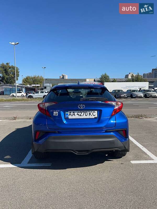 Позашляховик / Кросовер Toyota C-HR 2017 в Києві