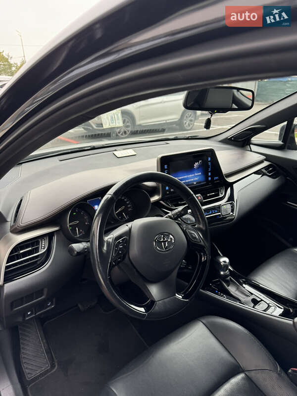 Внедорожник / Кроссовер Toyota C-HR 2018 в Киеве фото 18 Внедорожник / Кроссовер Toyota C-HR 2018 в Киеве