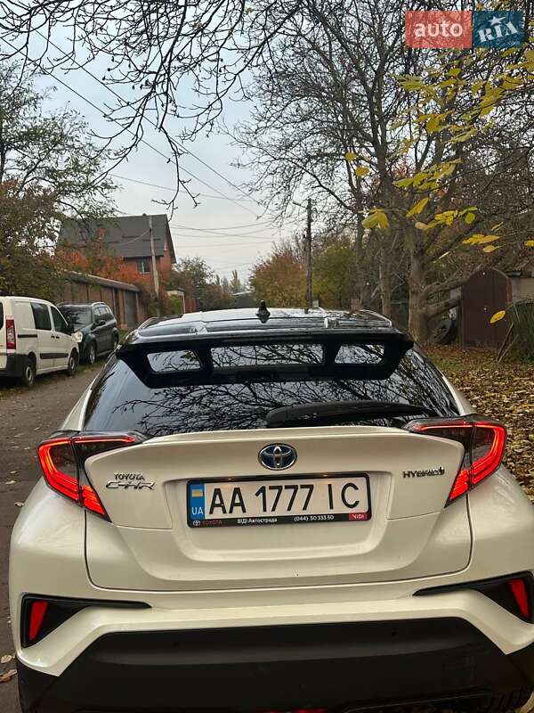 Внедорожник / Кроссовер Toyota C-HR 2019 в Киеве фото 11 Внедорожник / Кроссовер Toyota C-HR 2019 в Киеве