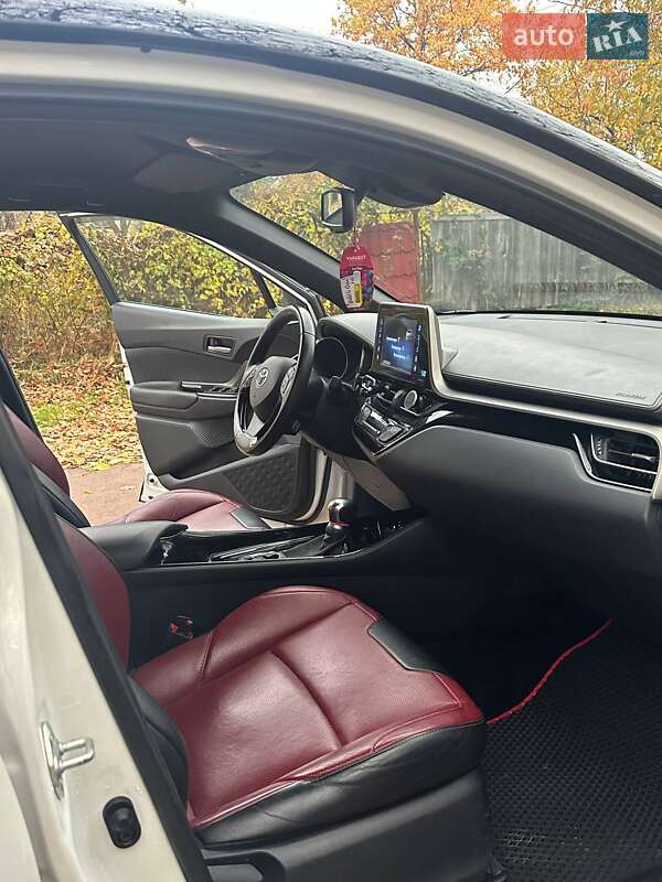Внедорожник / Кроссовер Toyota C-HR 2019 в Киеве фото 32 Внедорожник / Кроссовер Toyota C-HR 2019 в Киеве