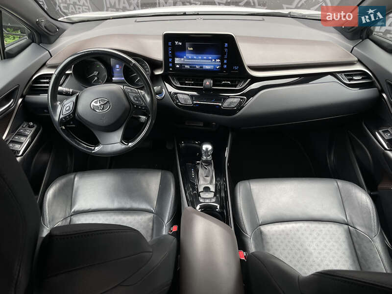 Внедорожник / Кроссовер Toyota C-HR 2018 в Киеве