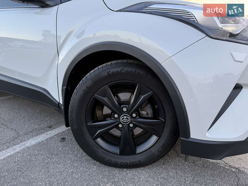 Внедорожник / Кроссовер Toyota C-HR 2017 в Киеве фото 7 Внедорожник / Кроссовер Toyota C-HR 2017 в Киеве