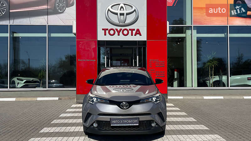 Позашляховик / Кросовер Toyota C-HR 2016 в Запоріжжі