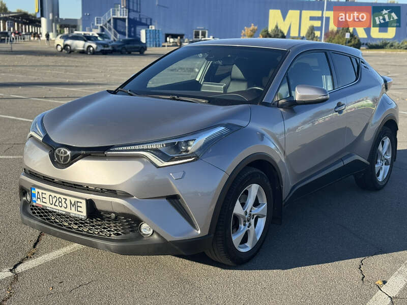 Позашляховик / Кросовер Toyota C-HR 2019 в Дніпрі фото Позашляховик / Кросовер Toyota C-HR 2019 в Дніпрі