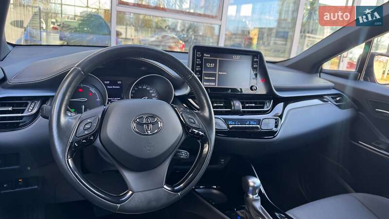 Позашляховик / Кросовер Toyota C-HR 2021 в Івано-Франківську