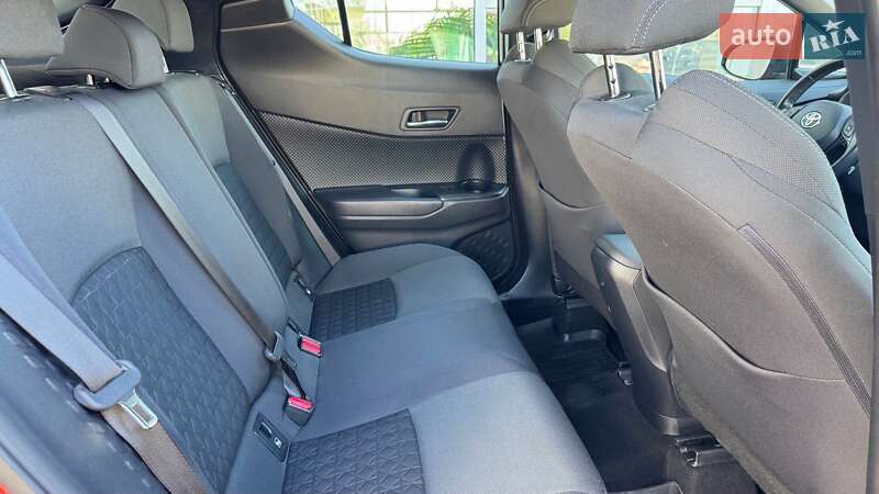 Позашляховик / Кросовер Toyota C-HR 2021 в Івано-Франківську