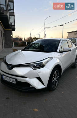 Позашляховик / Кросовер Toyota C-HR 2018 в Києві