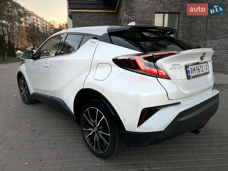 Позашляховик / Кросовер Toyota C-HR 2018 в Києві