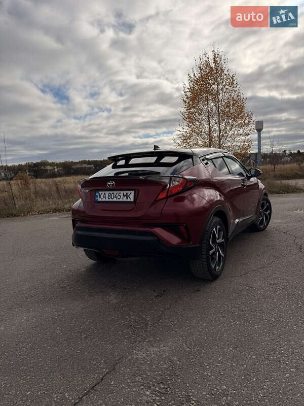 Внедорожник / Кроссовер Toyota C-HR 2017 в Киеве фото 7 Внедорожник / Кроссовер Toyota C-HR 2017 в Киеве