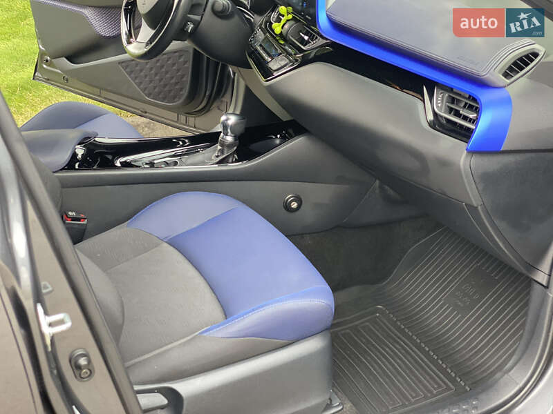 Позашляховик / Кросовер Toyota C-HR 2018 в Івано-Франківську фото 39 Позашляховик / Кросовер Toyota C-HR 2018 в Івано-Франківську