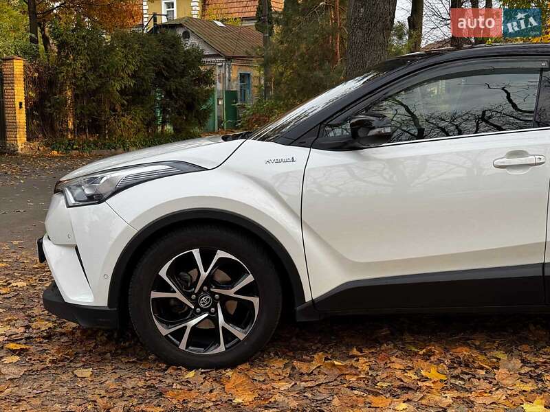 Внедорожник / Кроссовер Toyota C-HR 2019 в Киеве фото 11 Внедорожник / Кроссовер Toyota C-HR 2019 в Киеве