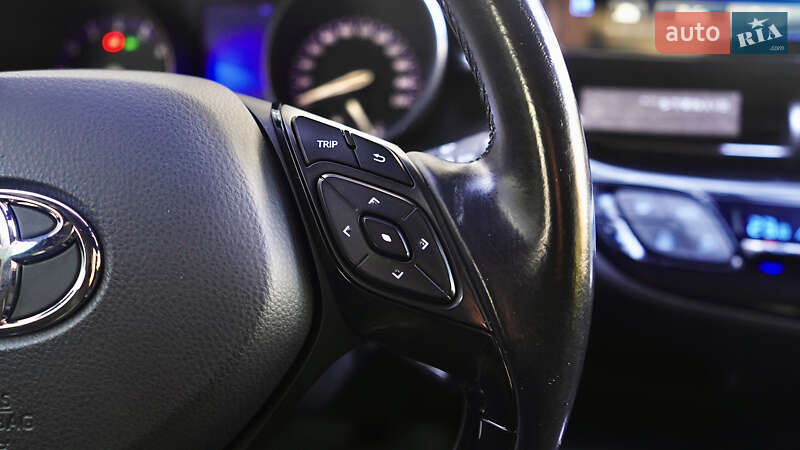 Внедорожник / Кроссовер Toyota C-HR 2017 в Львове фото 29 Внедорожник / Кроссовер Toyota C-HR 2017 в Львове