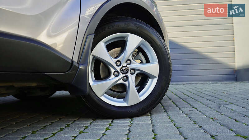Внедорожник / Кроссовер Toyota C-HR 2017 в Львове фото 22 Внедорожник / Кроссовер Toyota C-HR 2017 в Львове