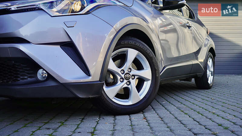 Внедорожник / Кроссовер Toyota C-HR 2017 в Львове фото 11 Внедорожник / Кроссовер Toyota C-HR 2017 в Львове