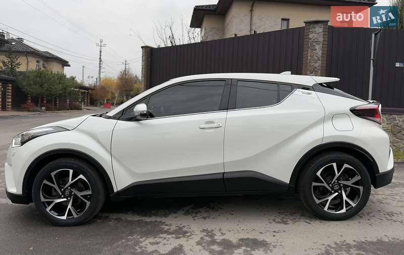 Позашляховик / Кросовер Toyota C-HR 2018 в Києві фото 4 Позашляховик / Кросовер Toyota C-HR 2018 в Києві