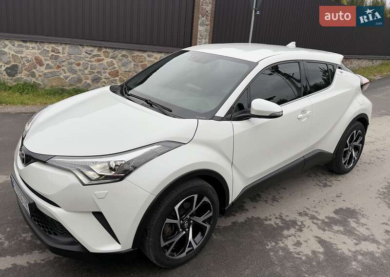 Позашляховик / Кросовер Toyota C-HR 2018 в Києві фото 12 Позашляховик / Кросовер Toyota C-HR 2018 в Києві