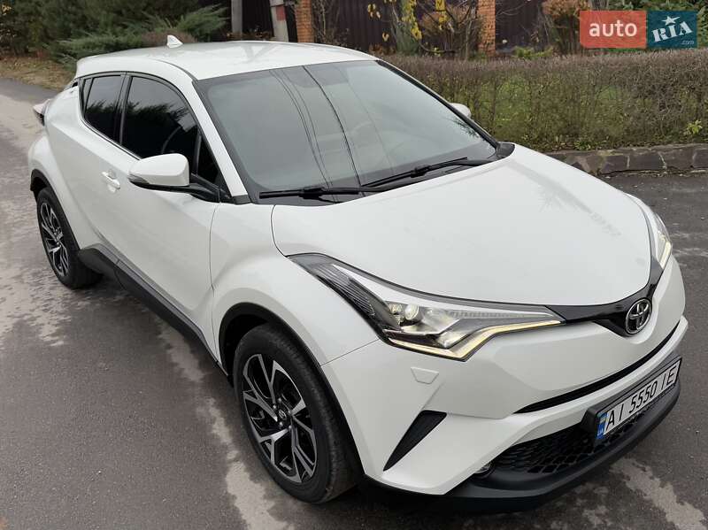 Позашляховик / Кросовер Toyota C-HR 2018 в Києві фото 15 Позашляховик / Кросовер Toyota C-HR 2018 в Києві