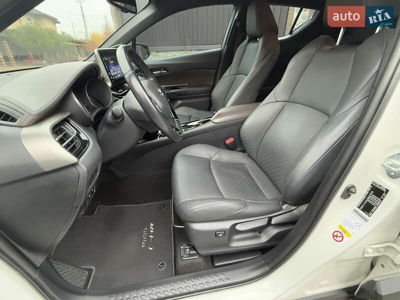 Позашляховик / Кросовер Toyota C-HR 2018 в Києві фото 23 Позашляховик / Кросовер Toyota C-HR 2018 в Києві