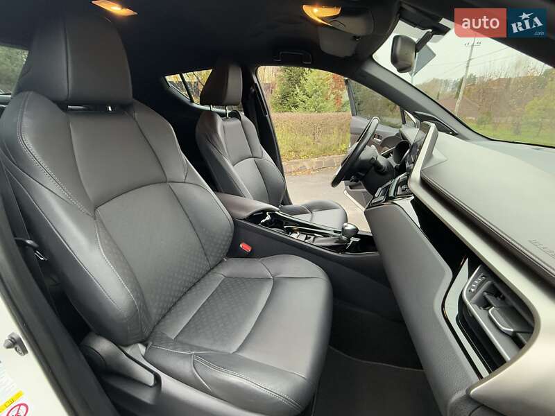 Позашляховик / Кросовер Toyota C-HR 2018 в Києві фото 39 Позашляховик / Кросовер Toyota C-HR 2018 в Києві