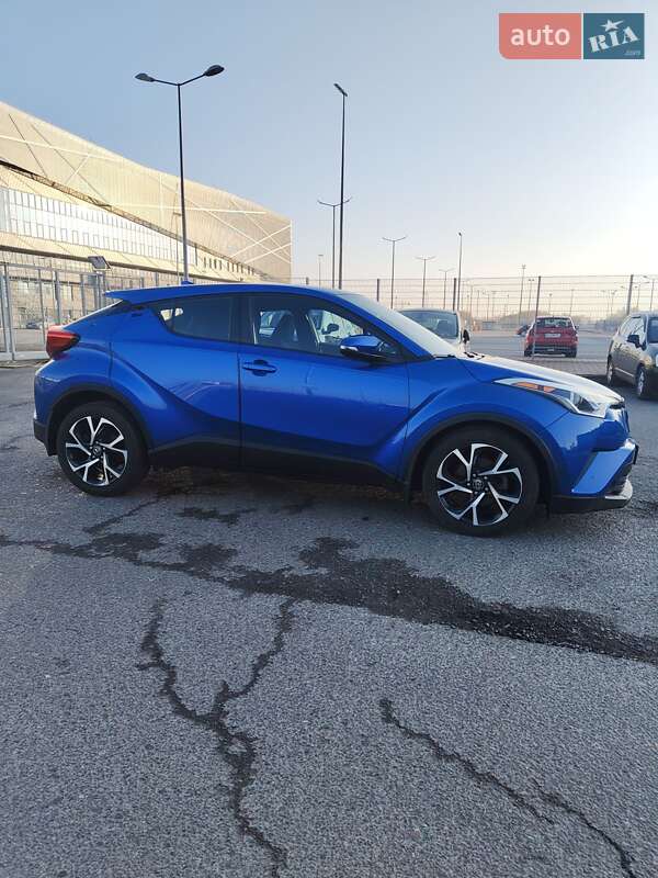Внедорожник / Кроссовер Toyota C-HR 2018 в Львове