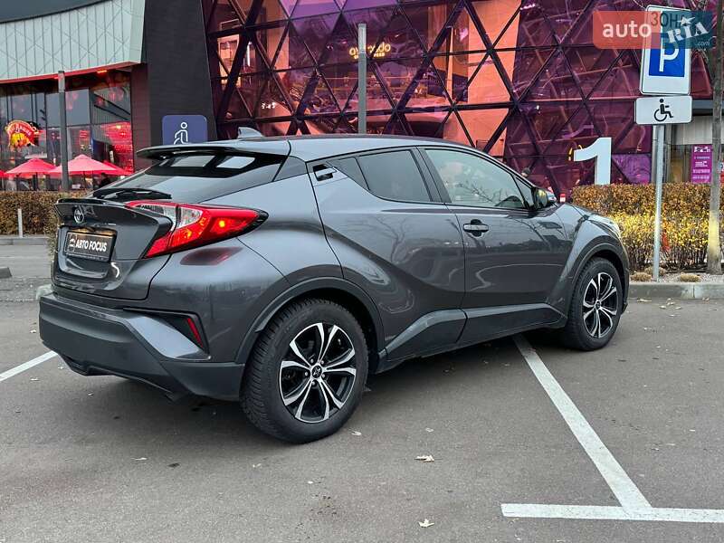 Внедорожник / Кроссовер Toyota C-HR 2019 в Киеве