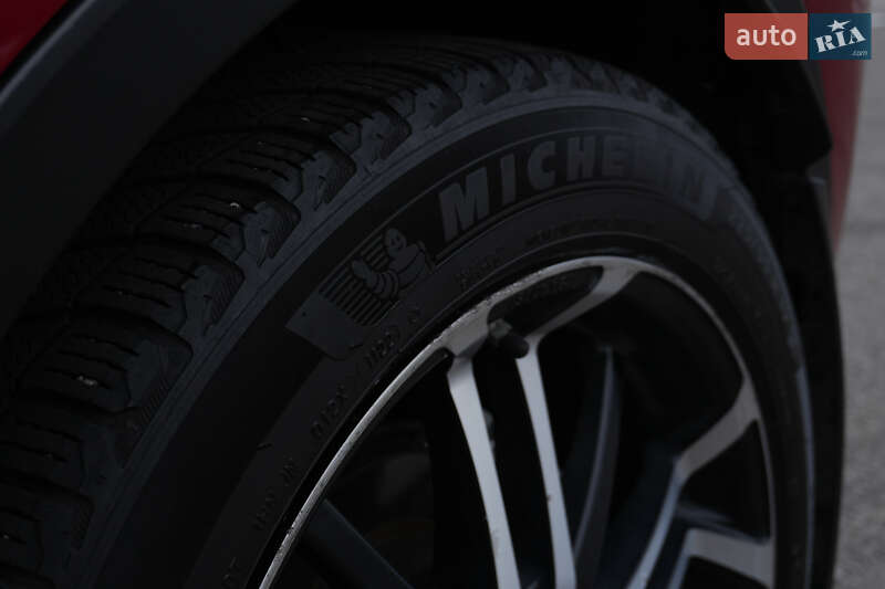 Позашляховик / Кросовер Toyota C-HR 2020 в Харкові