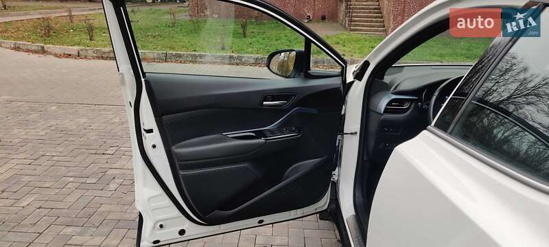 Позашляховик / Кросовер Toyota C-HR 2021 в Кривому Розі