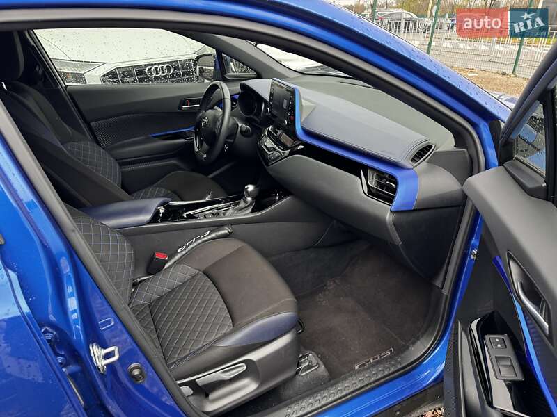 Позашляховик / Кросовер Toyota C-HR 2021 в Києві фото 12 Позашляховик / Кросовер Toyota C-HR 2021 в Києві