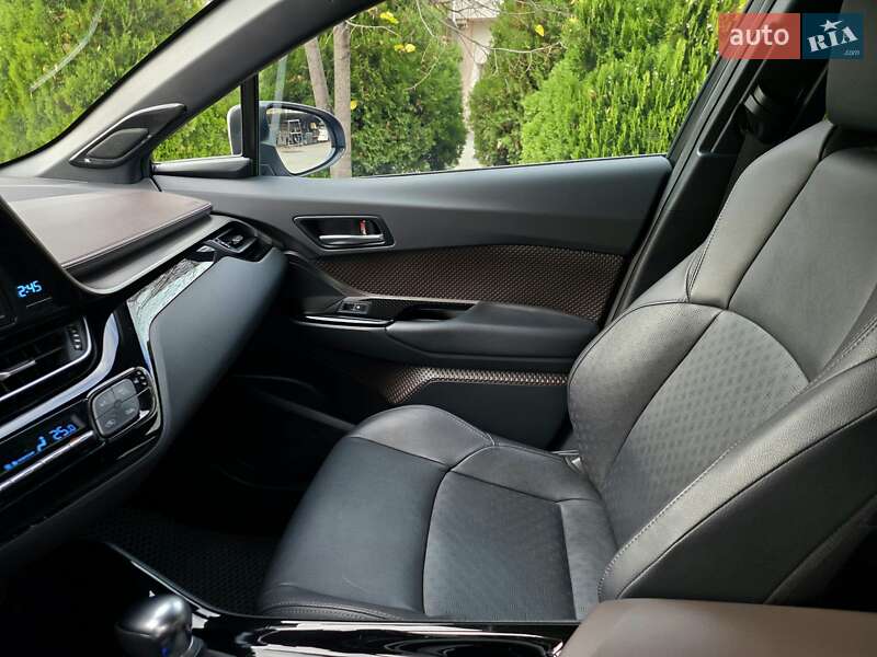 Внедорожник / Кроссовер Toyota C-HR 2019 в Одессе