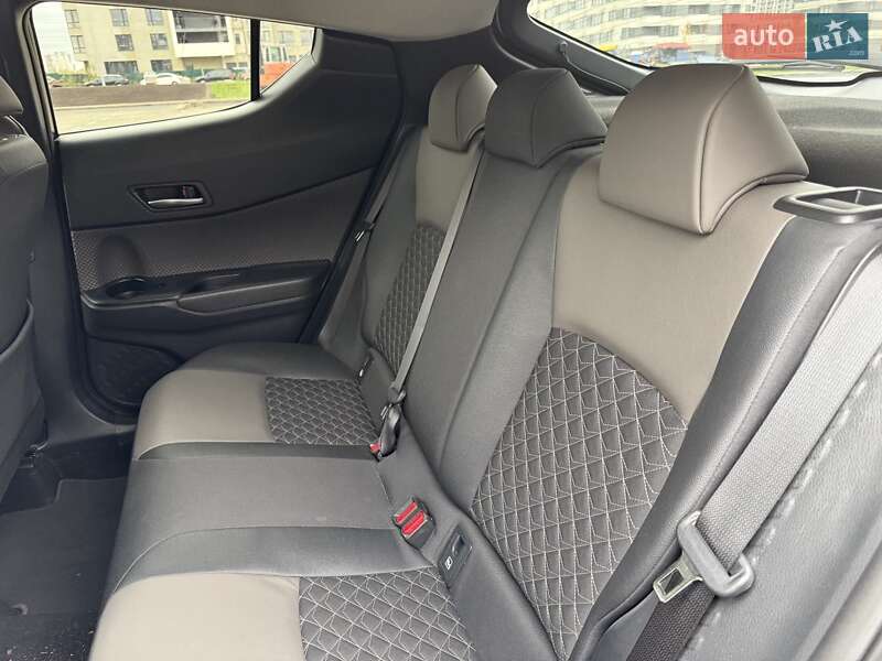 Внедорожник / Кроссовер Toyota C-HR 2021 в Киеве фото 8 Внедорожник / Кроссовер Toyota C-HR 2021 в Киеве