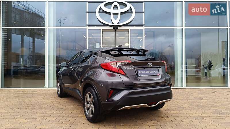 Позашляховик / Кросовер Toyota C-HR 2018 в Києві