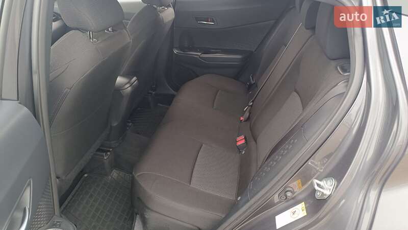 Позашляховик / Кросовер Toyota C-HR 2018 в Києві