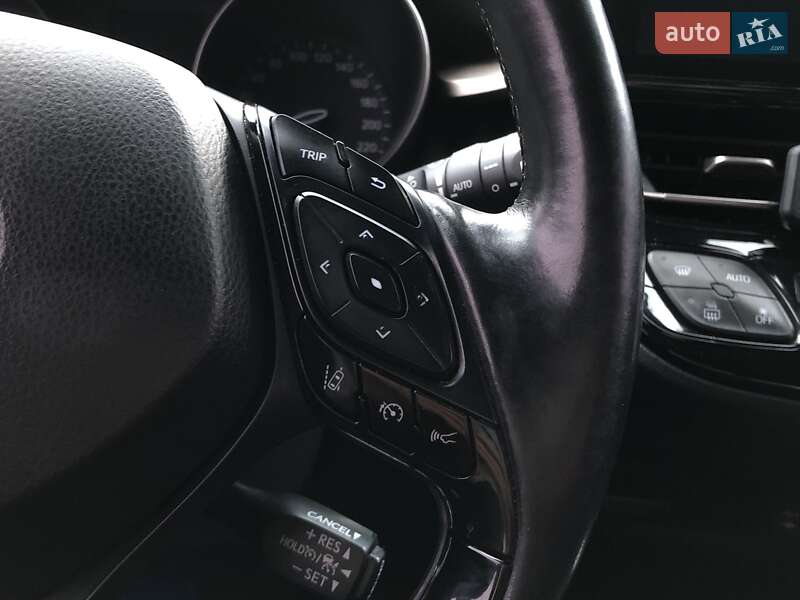 Внедорожник / Кроссовер Toyota C-HR 2018 в Виннице